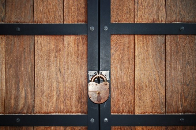 Optimized-closed door